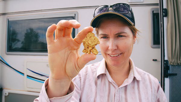 Discovering Gold Down Under: Kellie and Henri strike gold again with incredible nugget discoveries valued at $20,000.